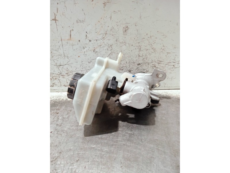 Recambio de bomba freno para volkswagen touran (5t1) referencia OEM IAM 5Q1611301C 32668423 