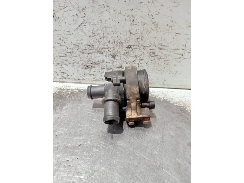 Recambio de bomba agua para volkswagen touran (5t1) referencia OEM IAM 5G0965567 0392023209 