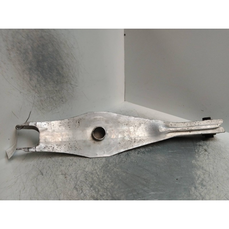 Recambio de brazo suspension inferior trasero derecho para opel insignia berlina 2.0 16v cdti referencia OEM IAM   