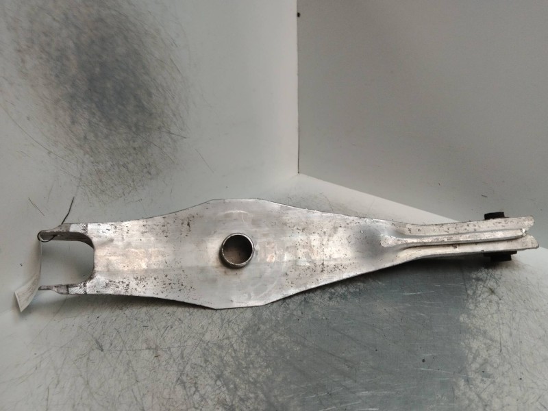 Recambio de brazo suspension inferior trasero derecho para opel insignia berlina 2.0 16v cdti referencia OEM IAM   