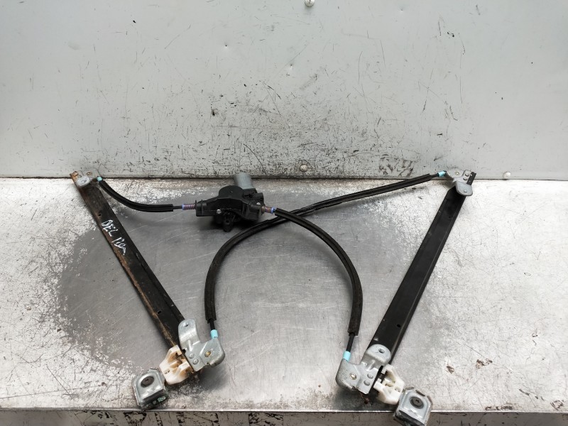 Recambio de elevalunas delantero izquierdo para chrysler voyager (rg) referencia OEM IAM EA07357 AY2621002761 