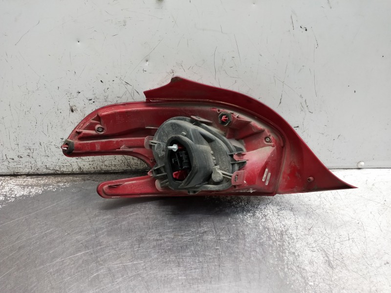 Recambio de piloto trasero derecho para peugeot 208 referencia OEM IAM   