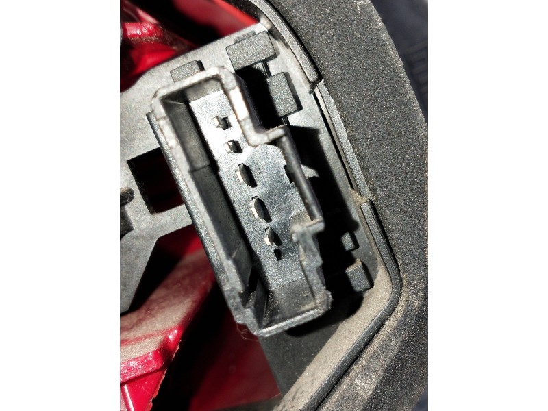 Recambio de piloto trasero derecho para peugeot 208 referencia OEM IAM   