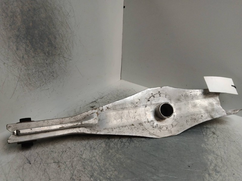 Recambio de brazo suspension inferior trasero izquierdo para opel insignia berlina 2.0 16v cdti referencia OEM IAM   