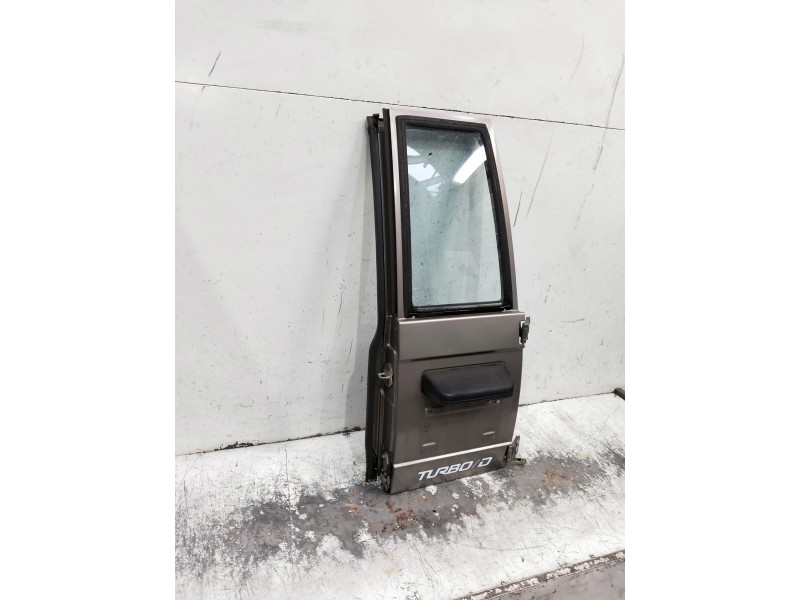 Recambio de puerta trasera derecha para isuzu trooper referencia OEM IAM  PORTON 6P