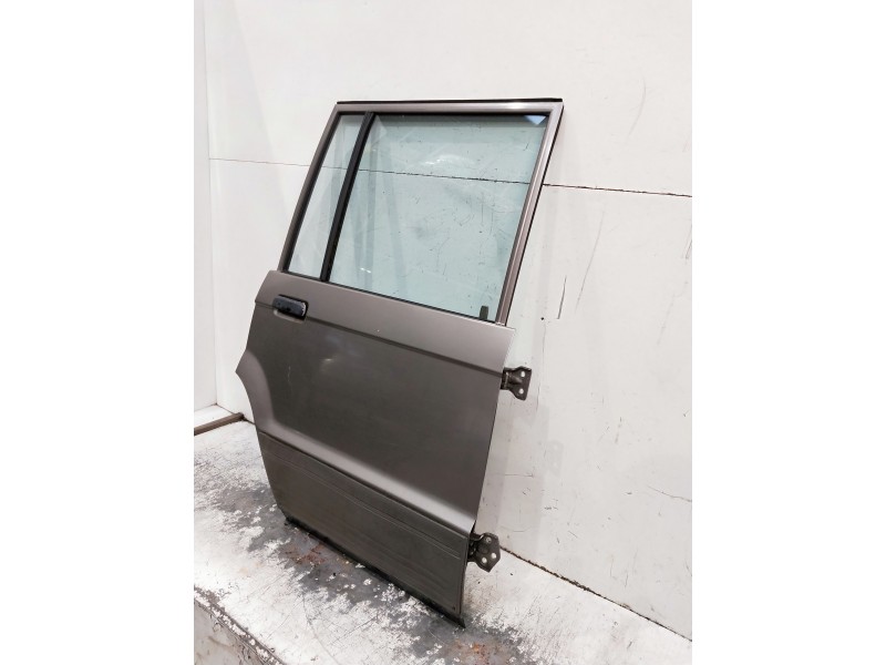 Recambio de puerta trasera derecha para isuzu trooper referencia OEM IAM   6P