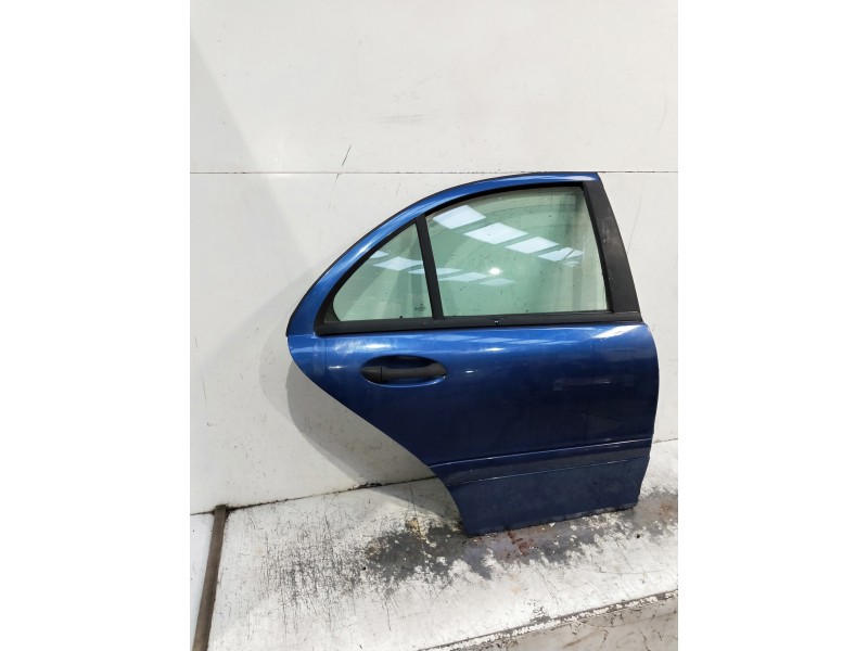 Recambio de puerta trasera derecha para mercedes clase c (w203) berlina referencia OEM IAM    Recambio de puerta trasera derecha para mercedes clase c (w203) berlina referencia OEM IAM