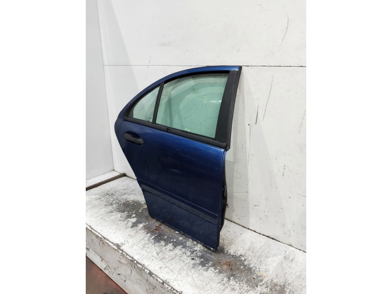 Recambio de puerta trasera derecha para mercedes clase c (w203) berlina referencia OEM IAM    Recambio de puerta trasera derecha para mercedes clase c (w203) berlina referencia OEM IAM
