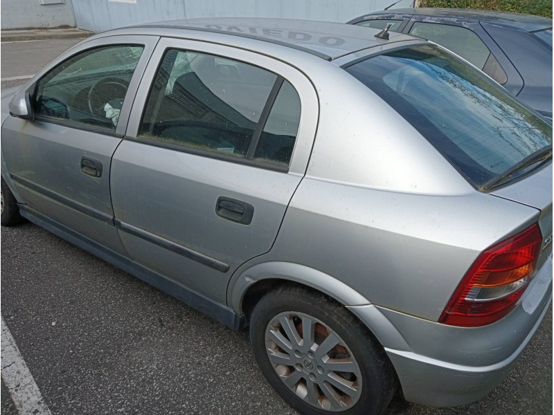 opel astra g berlina del año 2002