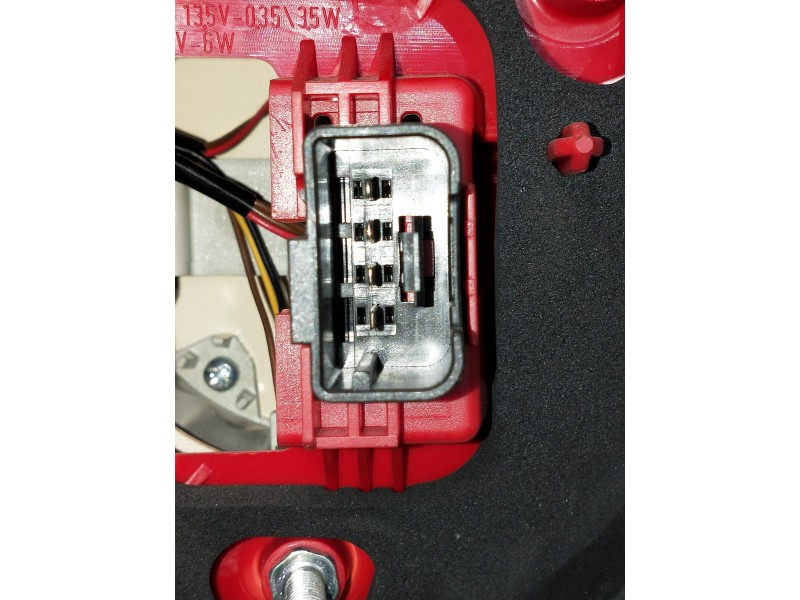 Recambio de piloto trasero derecho para volkswagen passat berlina (3c2) referencia OEM IAM   