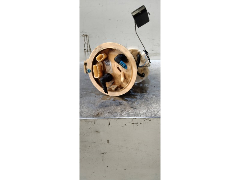 Recambio de bomba combustible para volkswagen golf vii lim. advance bluemotion referencia OEM IAM 28206718  