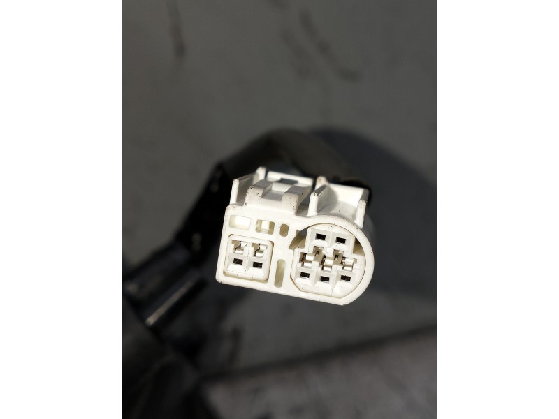 Recambio de retrovisor izquierdo para toyota rav 4 (a3) referencia OEM IAM ELÉCTRICO 1 ENCHUFE 6 CABLES