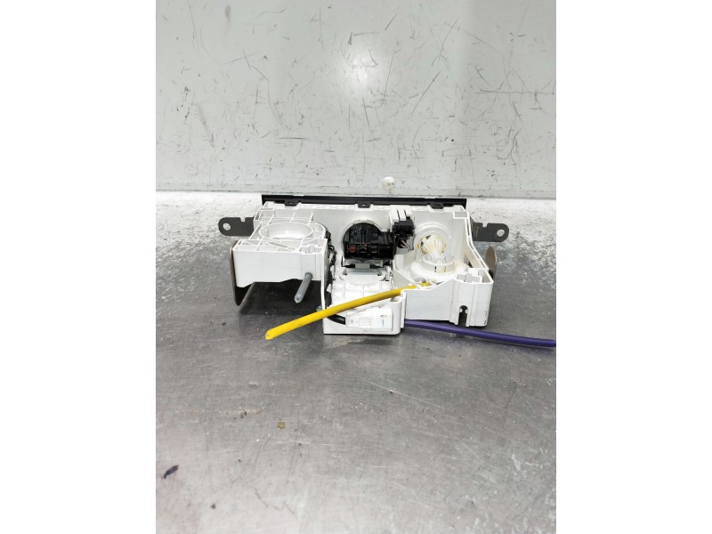 Recambio de mando calefaccion / aire acondicionado para nissan cabstar 09.06 referencia OEM IAM 27510MB41A  