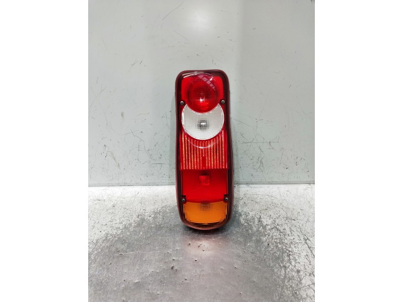 Recambio de piloto trasero derecho para nissan cabstar 09.06 referencia OEM IAM 265559X125 152250 