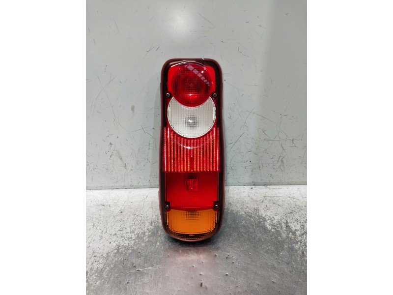 Recambio de piloto trasero izquierdo para nissan cabstar 09.06 referencia OEM IAM 265559X126 152290 