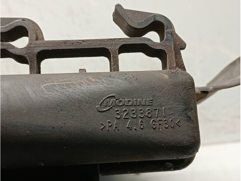 Recambio de intercooler para jeep cherokee (kj) referencia OEM IAM 3233871  