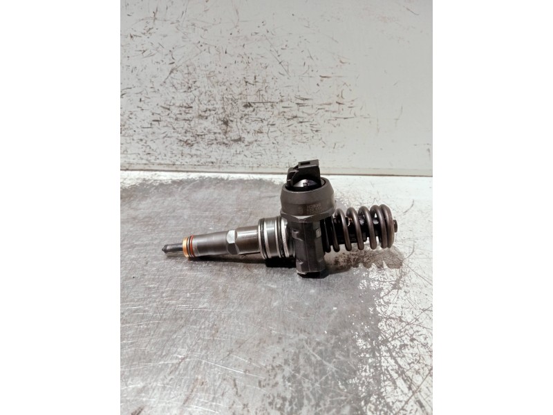 Recambio de inyector para volkswagen caddy ka/kb (2k) referencia OEM IAM 038130073AP 0414720221 BOSCH