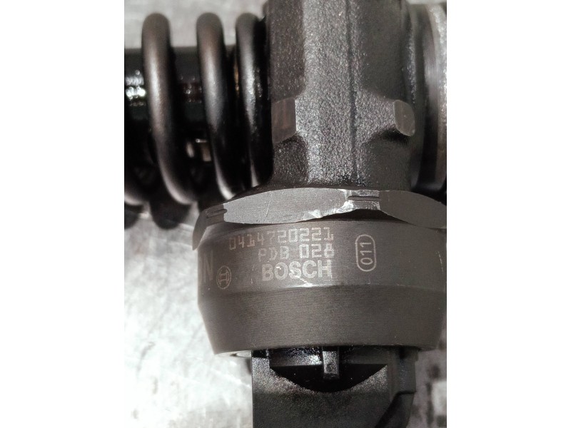 Recambio de inyector para volkswagen caddy ka/kb (2k) referencia OEM IAM 038130073AP 0414720221 BOSCH