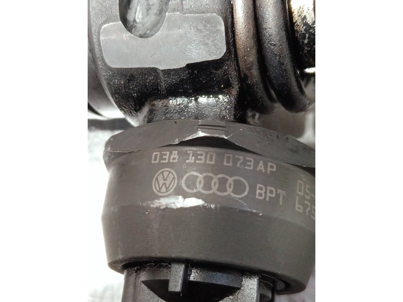 Recambio de inyector para volkswagen caddy ka/kb (2k) referencia OEM IAM 038130073AP 0414720221 BOSCH
