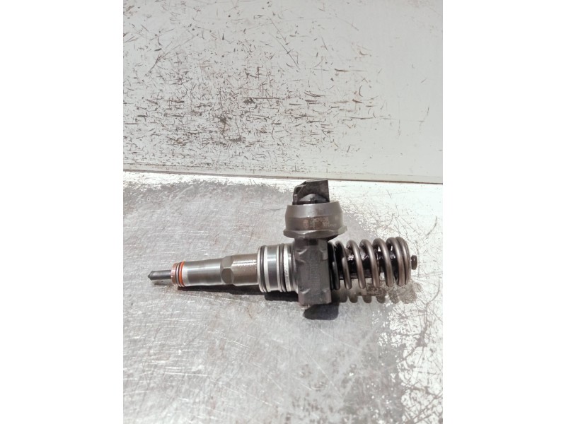 Recambio de inyector para volkswagen caddy ka/kb (2k) referencia OEM IAM 038130073AP 0414720221 BOSCH
