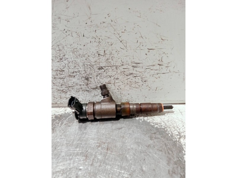 Recambio de inyector para peugeot 208 referencia OEM IAM 0445110339 870689 BOSCH