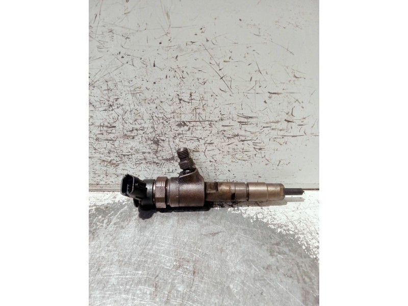 Recambio de inyector para peugeot 208 referencia OEM IAM 0445110339 870689 BOSCH