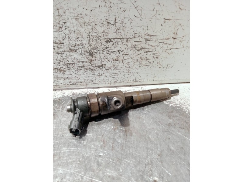 Recambio de inyector para peugeot 208 referencia OEM IAM 0445110339 870689 BOSCH