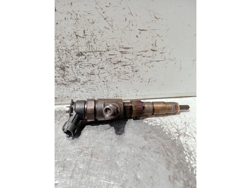 Recambio de inyector para peugeot 208 referencia OEM IAM 0445110339 870689 BOSCH