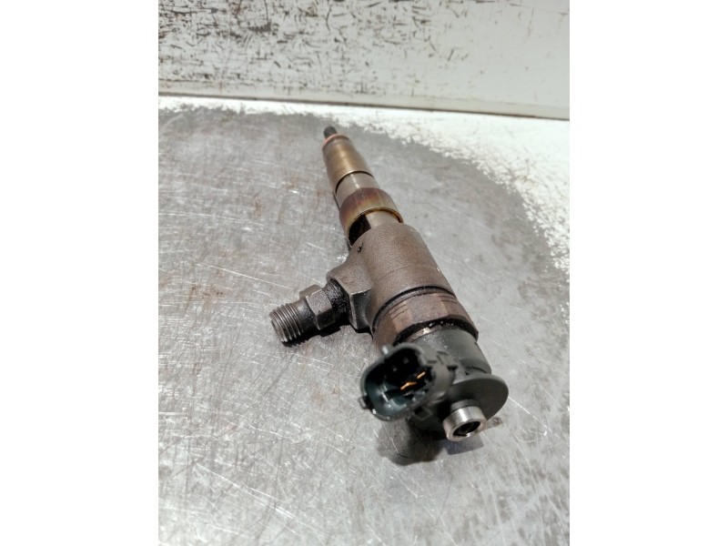 Recambio de inyector para peugeot 208 referencia OEM IAM 0445110339 870689 BOSCH
