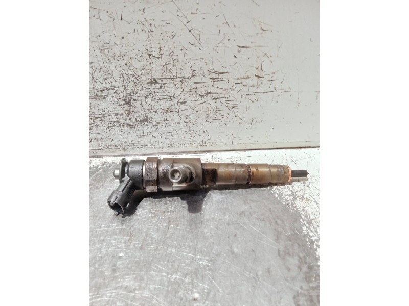 Recambio de inyector para peugeot 208 referencia OEM IAM 0445110339 870689 BOSCH