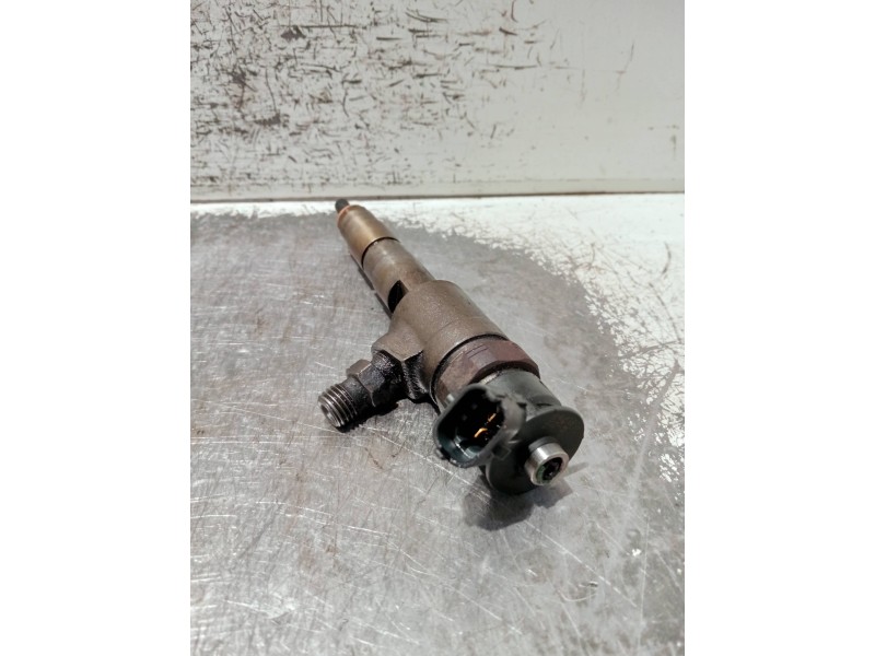 Recambio de inyector para peugeot 208 referencia OEM IAM 0445110339 870689 BOSCH