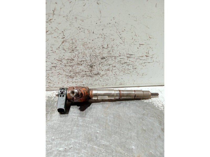 Recambio de inyector para volkswagen caddy furgón/kombi maxi kombi bmt referencia OEM IAM 04L130277AC 0445110469 BOSCH