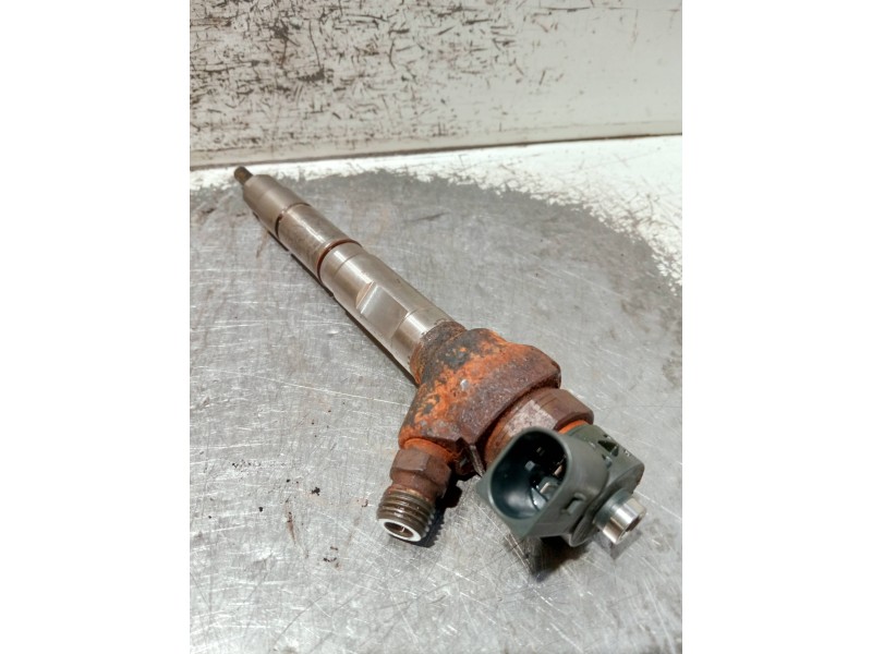 Recambio de inyector para volkswagen caddy furgón/kombi maxi kombi bmt referencia OEM IAM 04L130277AC 0445110469 BOSCH