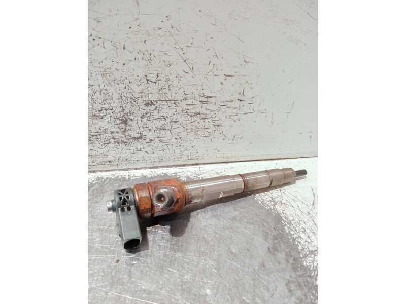 Recambio de inyector para volkswagen caddy furgón/kombi maxi kombi bmt referencia OEM IAM 04L130277AC 0445110469 BOSCH