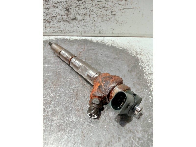 Recambio de inyector para volkswagen caddy furgón/kombi maxi kombi bmt referencia OEM IAM 04L130277AC 0445110469 BOSCH