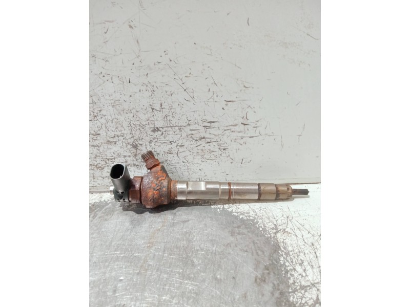 Recambio de inyector para volkswagen caddy furgón/kombi maxi kombi bmt referencia OEM IAM 04L130277AC 0445110469 BOSCH