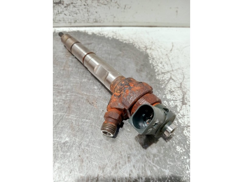 Recambio de inyector para volkswagen caddy furgón/kombi maxi kombi bmt referencia OEM IAM 04L130277AC 0445110469 BOSCH
