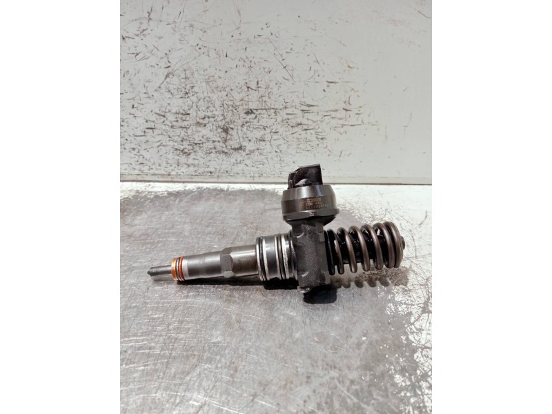 Recambio de inyector para volkswagen caddy ka/kb (2k) referencia OEM IAM 038130073AL 0414720039 BOSCH