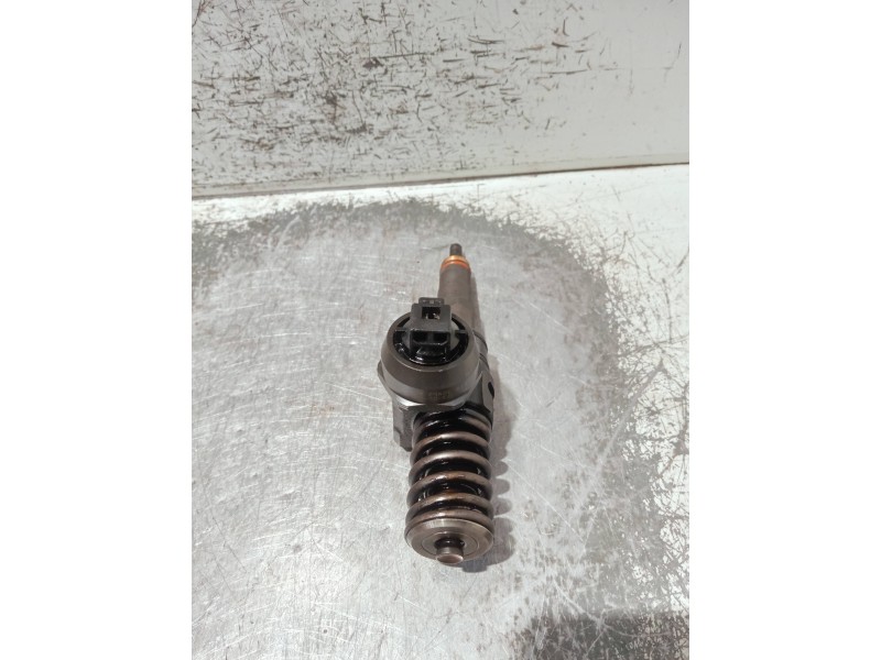 Recambio de inyector para volkswagen caddy ka/kb (2k) referencia OEM IAM 038130073AL 0414720039 BOSCH