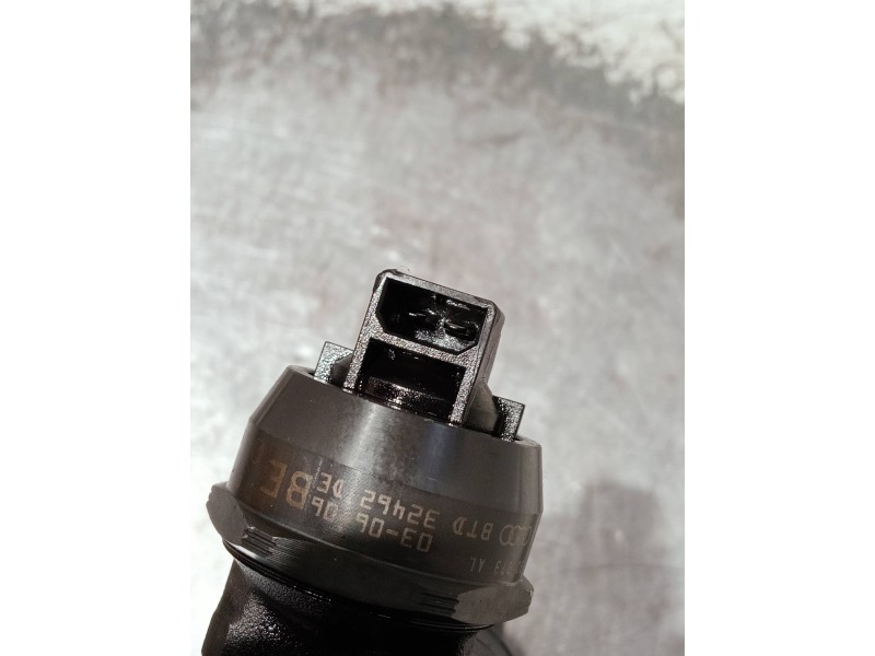 Recambio de inyector para volkswagen caddy ka/kb (2k) referencia OEM IAM 038130073AL 0414720039 BOSCH