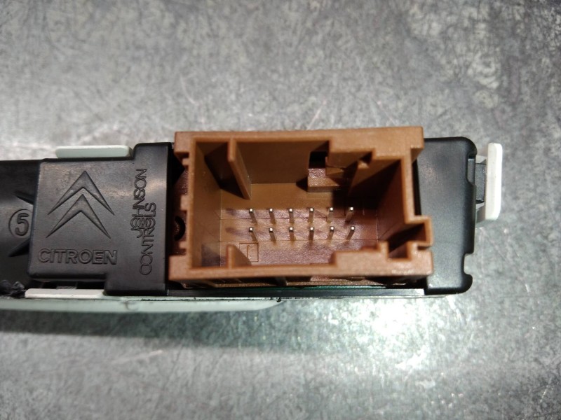 Recambio de pantalla multifuncion para citroen c4 picasso millenium referencia OEM IAM 9658592780  