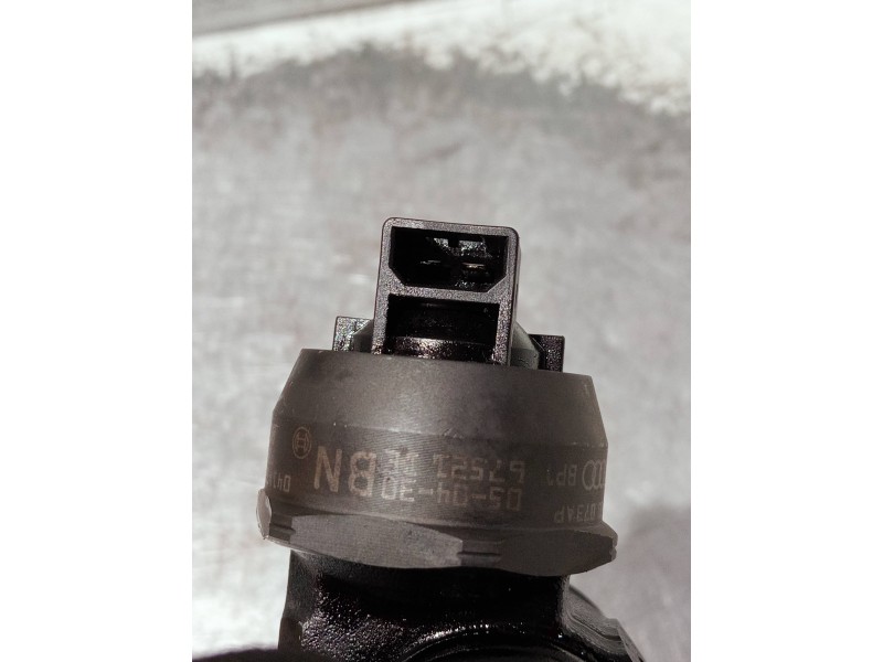 Recambio de inyector para volkswagen caddy ka/kb (2k) referencia OEM IAM 038130073AP 0414720221 BOSCH