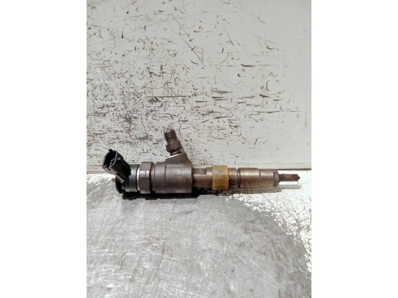 Recambio de inyector para peugeot 207 1.4 hdi referencia OEM IAM 0445110339 870689 BOSCH