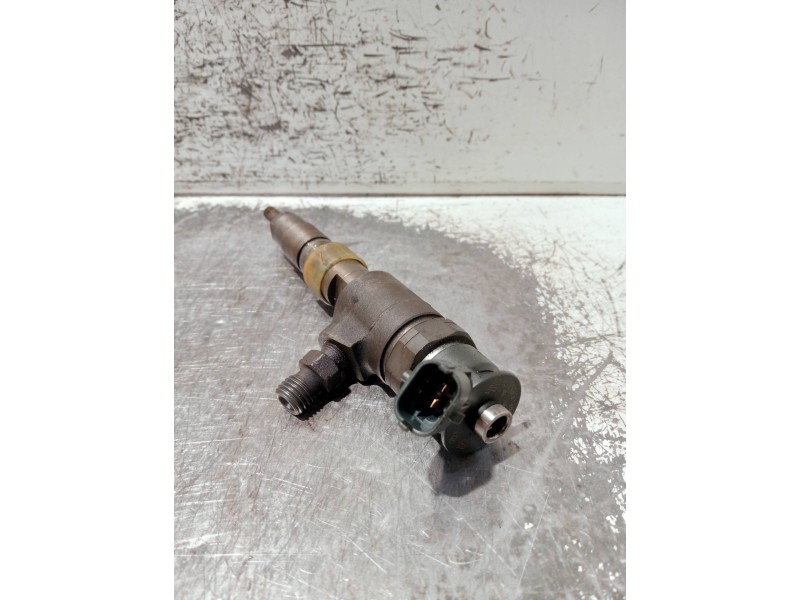 Recambio de inyector para peugeot 207 1.4 hdi referencia OEM IAM 0445110339 870689 BOSCH