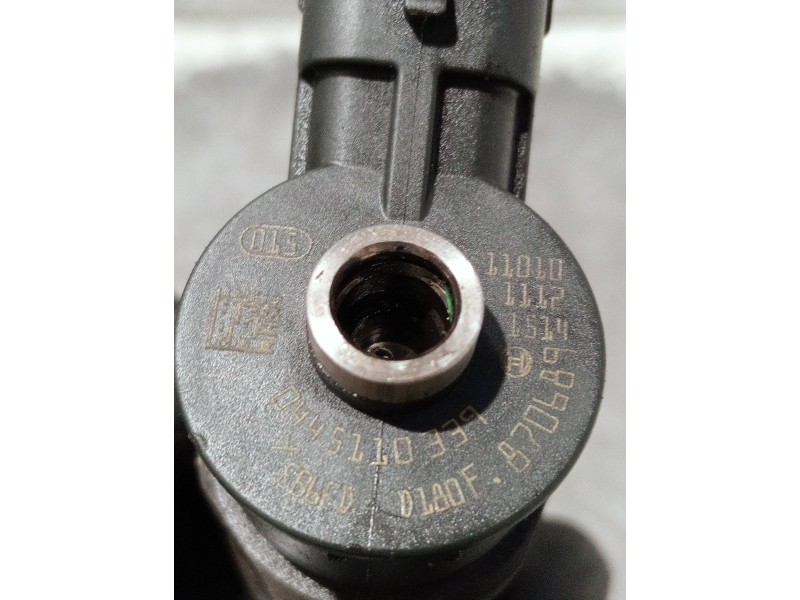 Recambio de inyector para peugeot 207 1.4 hdi referencia OEM IAM 0445110339 870689 BOSCH