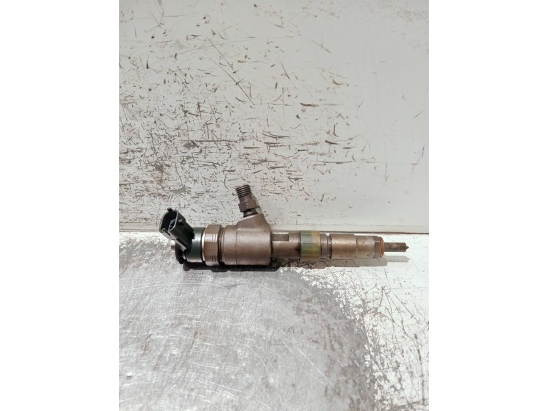 Recambio de inyector para peugeot 207 1.4 hdi referencia OEM IAM 0445110339 870689 BOSCH