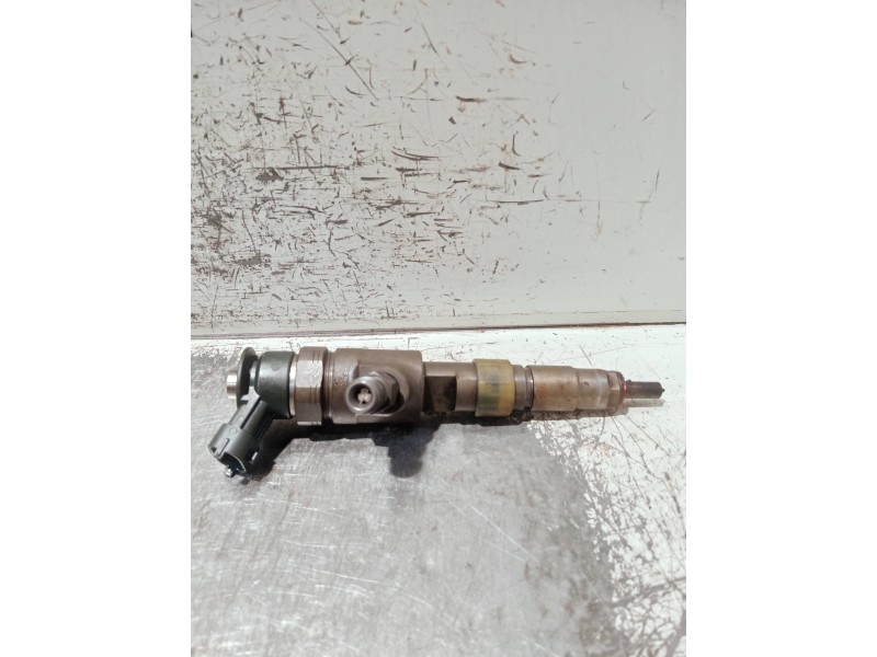 Recambio de inyector para peugeot 207 1.4 hdi referencia OEM IAM 0445110339 870689 BOSCH