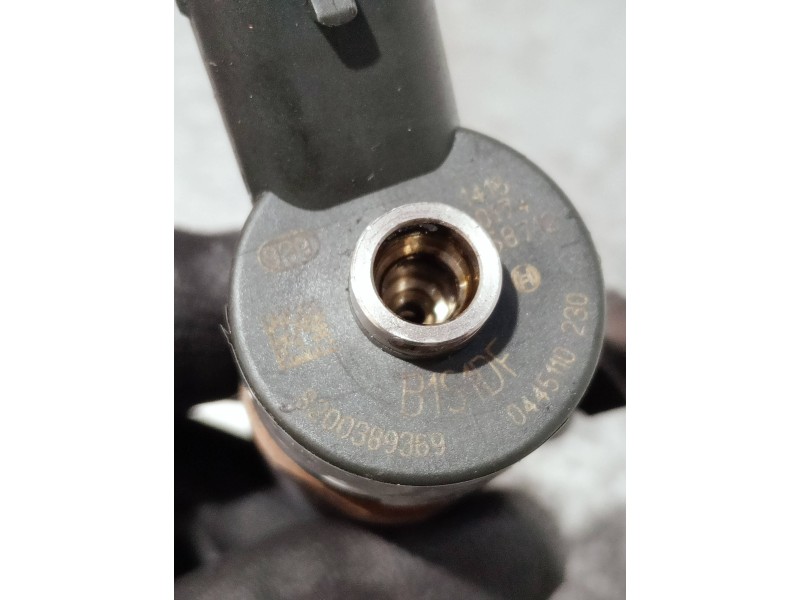 Recambio de inyector para suzuki grand vitara jb (jt) referencia OEM IAM 8200389369 0445110230 BOSCH