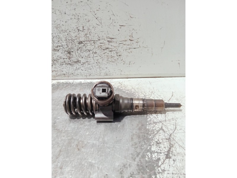 Recambio de inyector para audi a4 avant (8e) referencia OEM IAM 03G130073G 0414720404 BOSCH