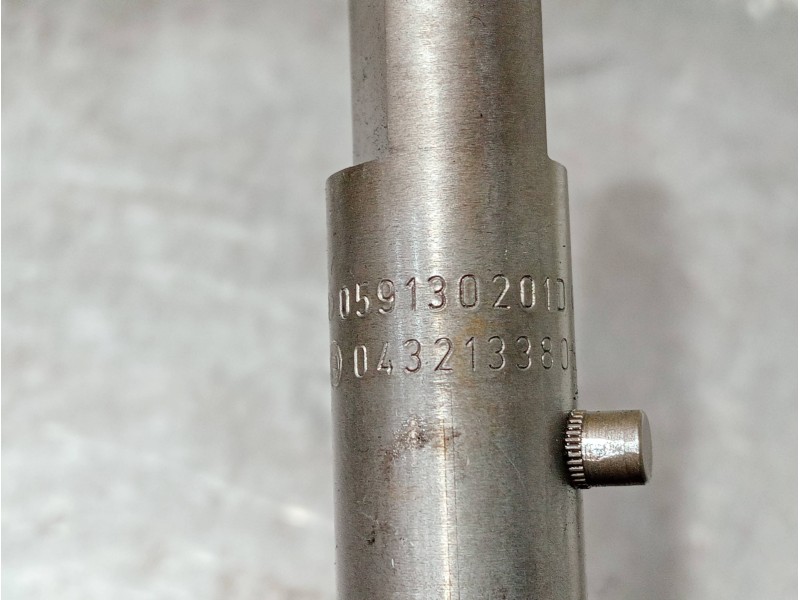 Recambio de inyector para audi a4 avant (8e) referencia OEM IAM 059130201D 0432133805 BOSCH